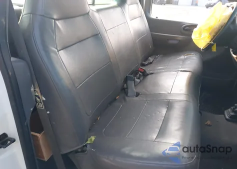 2001 Ford F150 Xl/Xlt z USA, uszkodzony, nr VIN 1FTPF18L61NA68647